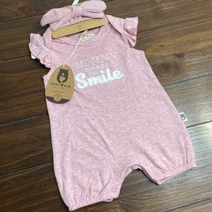 Mommy Makes Me Smile Baby Outfit